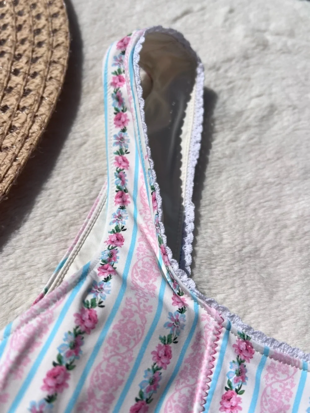Frankie’s Bikinis Etta Floral One Piece Swimsuit Size Large